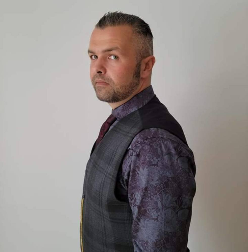 Meet your Posher, Derek